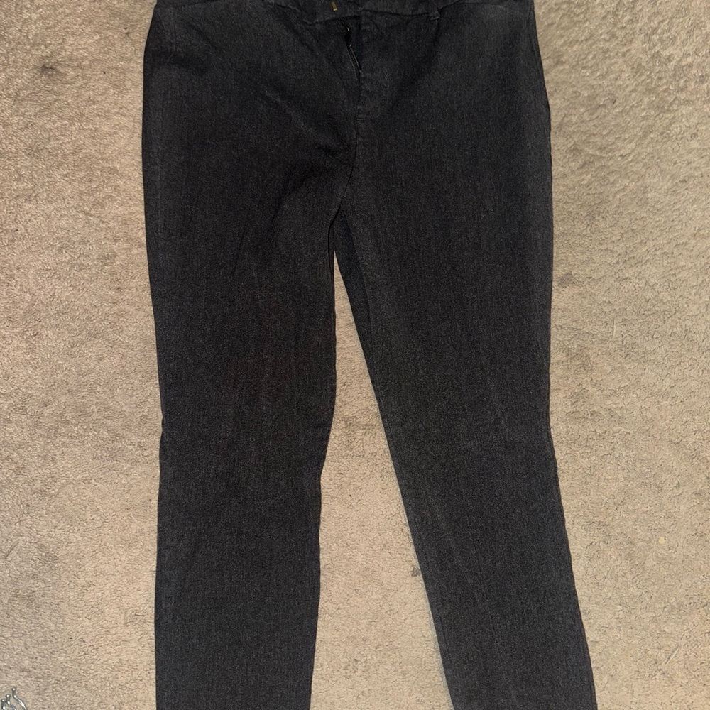 Old Navy Black Capri Pants